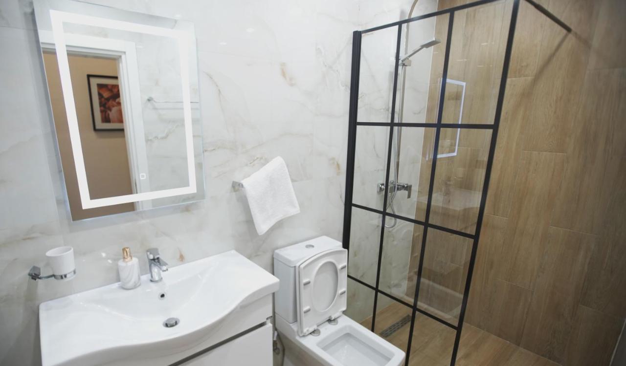 Daily Rent Studio Apartments Тирана Екстер'єр фото