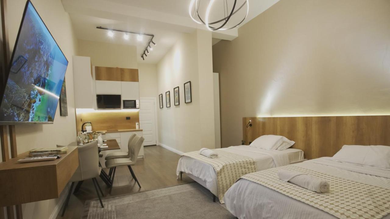 Daily Rent Studio Apartments Тирана Екстер'єр фото