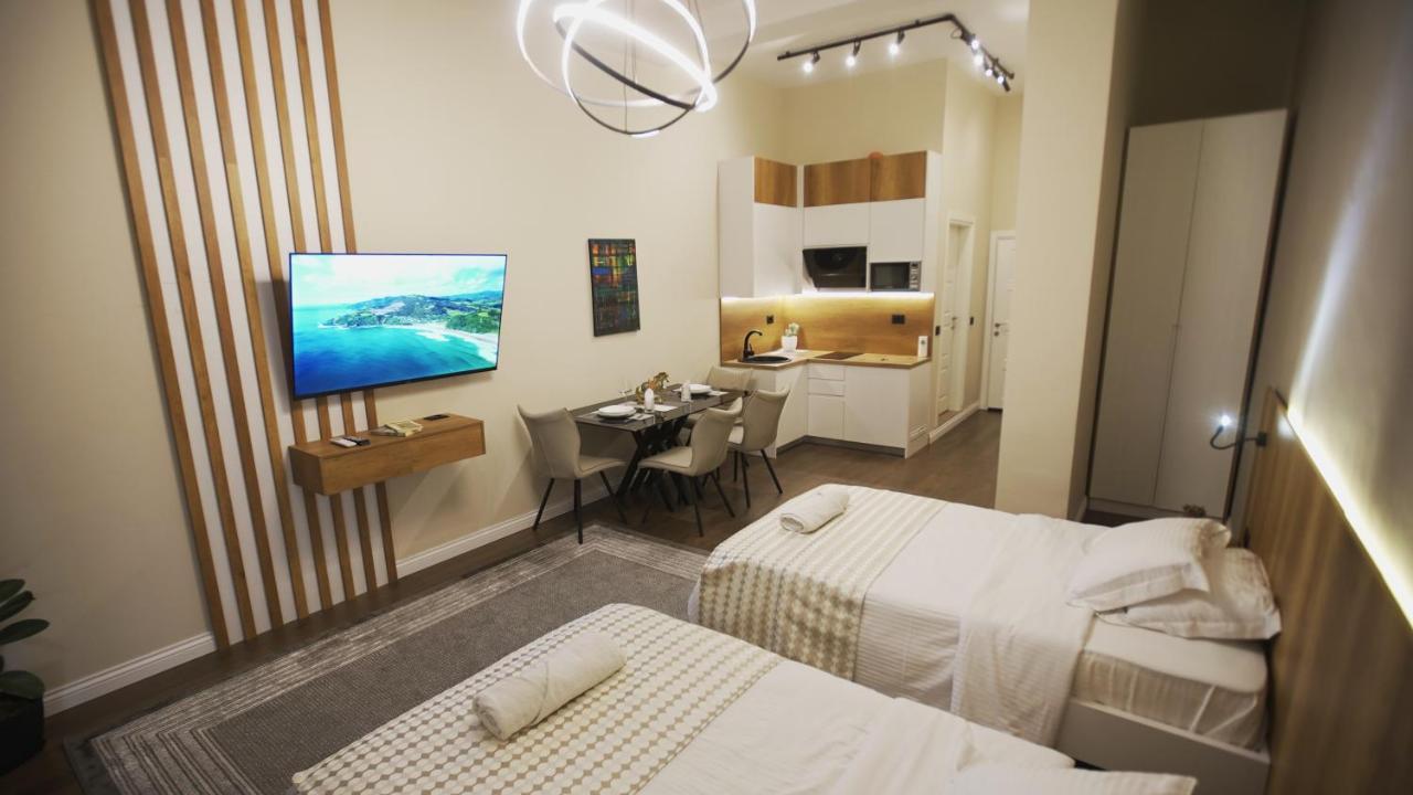 Daily Rent Studio Apartments Тирана Екстер'єр фото