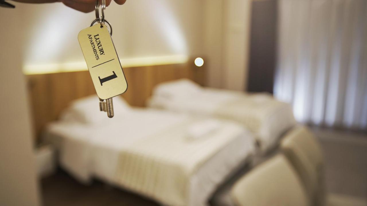 Daily Rent Studio Apartments Тирана Екстер'єр фото