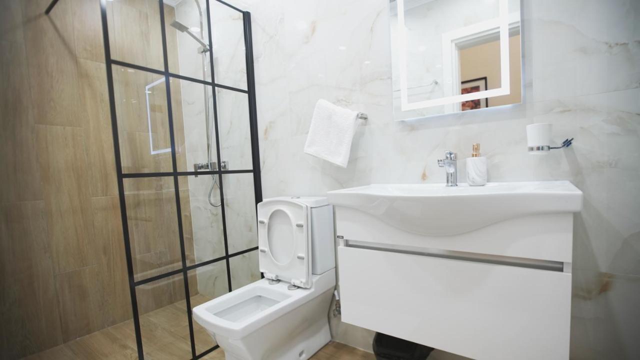 Daily Rent Studio Apartments Тирана Екстер'єр фото